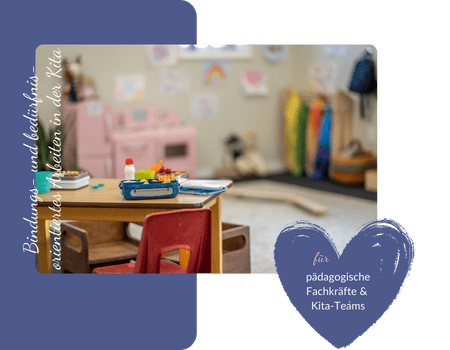 liebevoll aufwachsen – Ein freundlicher Kita-Raum mit kleinen Tischen, Stühlen und bunten Spielsachen – Symbol für ein bindungs- und bedürfnisorientiertes Arbeiten mit Kindern.