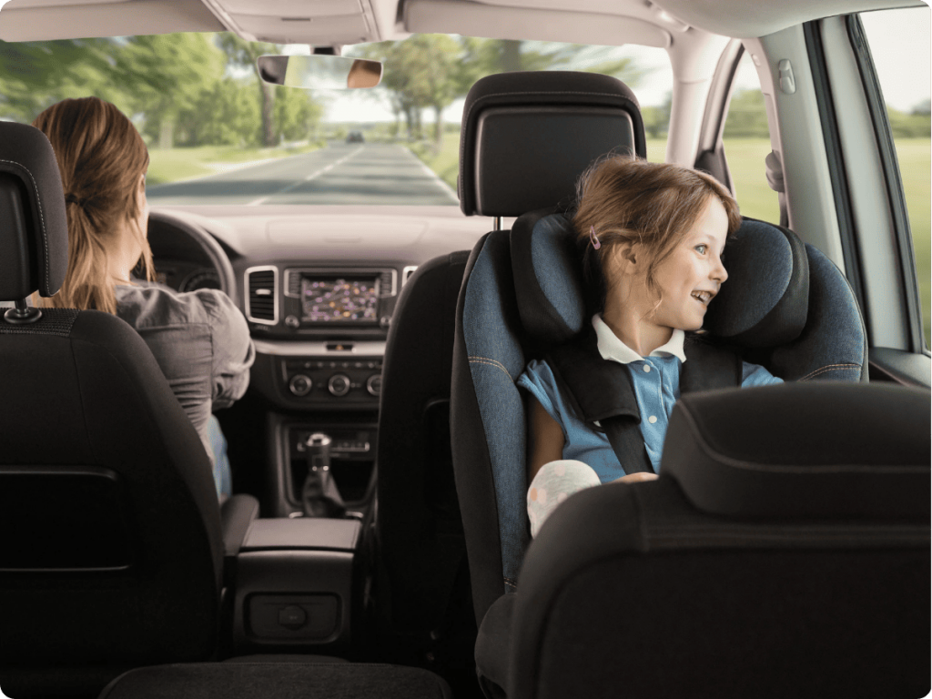 liebevoll aufwachsen – sicher reisen mit Isofix-Kindersitz im Auto