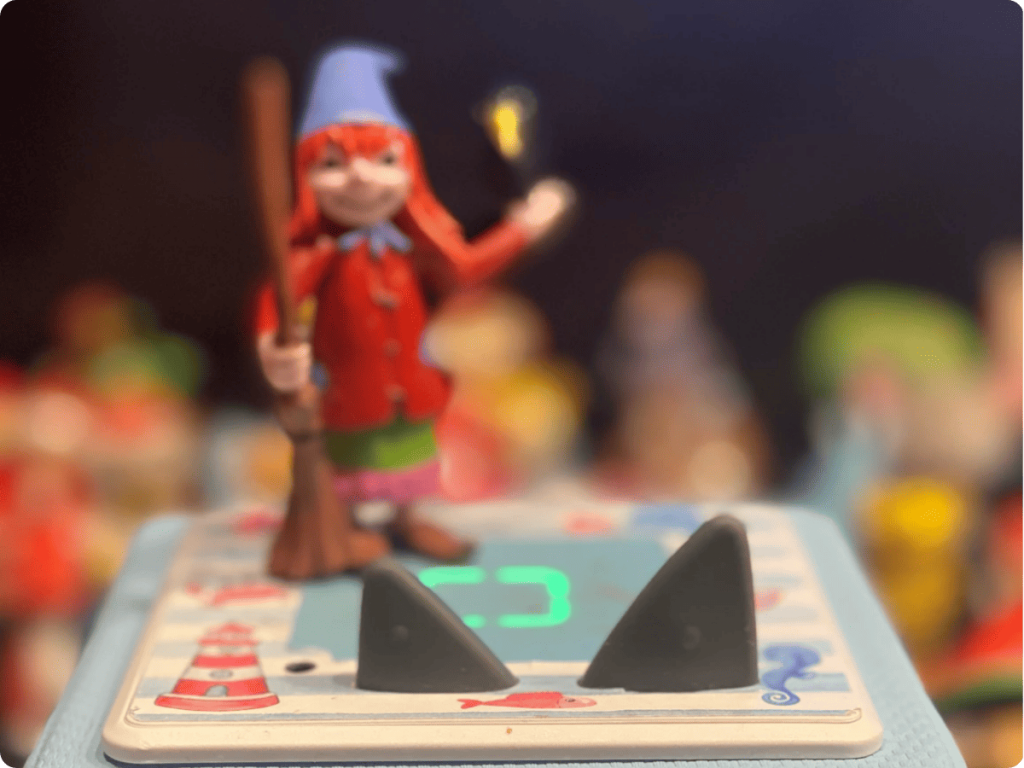 liebevoll aufwachsen – Toniebox mit der kleinen Hexe Figur